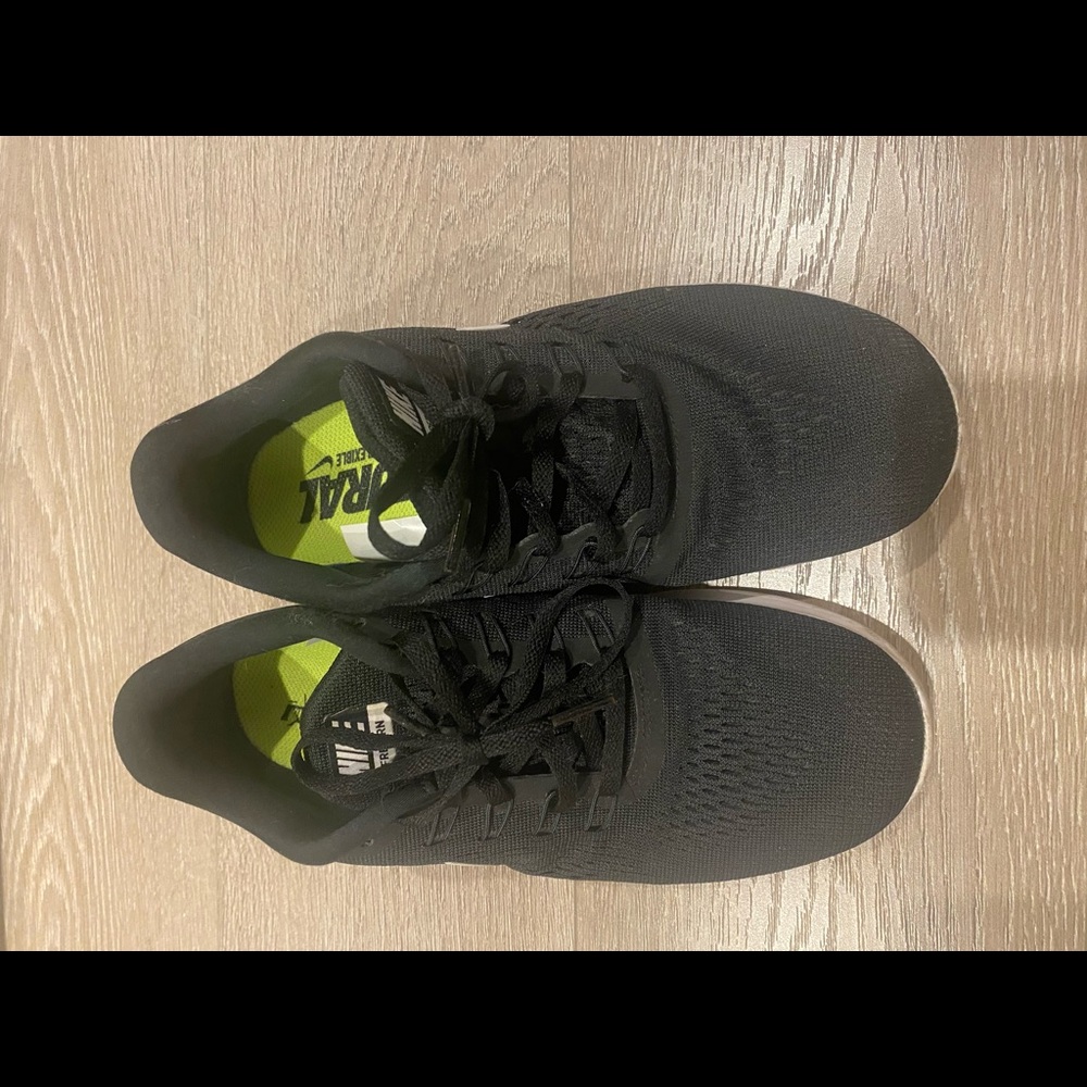 Nike women’s sneakers